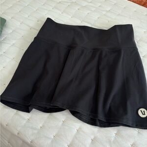 Vuori Jet Black Skort